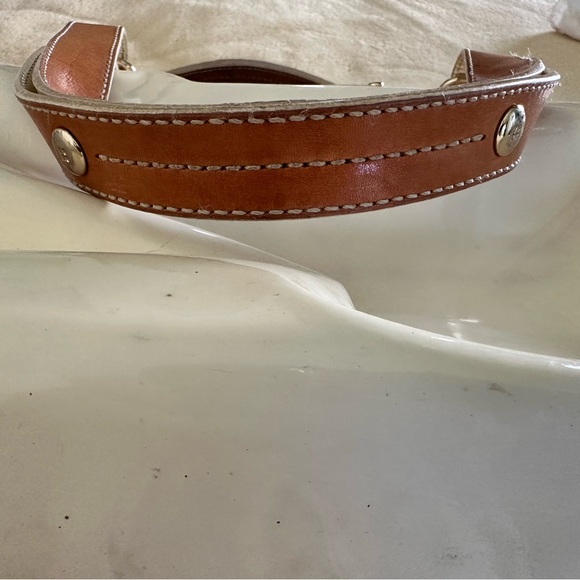 Kate Spade New York patent leather snap tote with zippered pockets- beautiful! - Picture 4 of 13